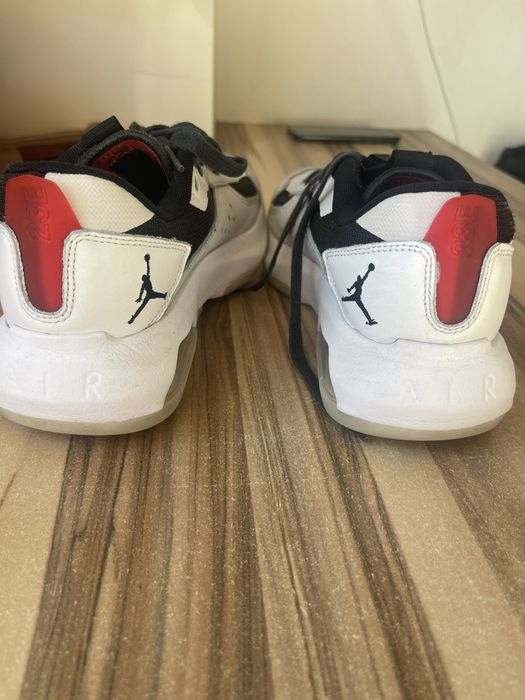 Air Jordan , 38.5 stare buna de purtat.