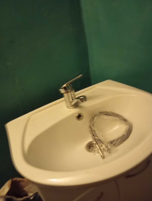 Продам тумбу с раковиной