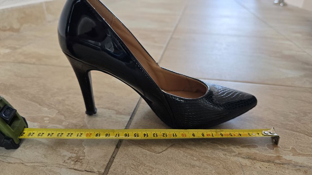 Pantofi eleganti