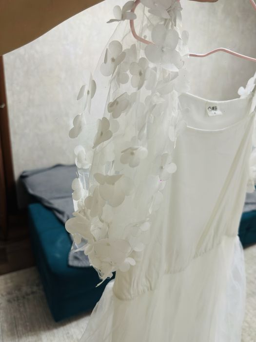 Продам белое платье