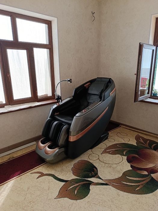 MASSAGE CHAIR srochni sotiladi
