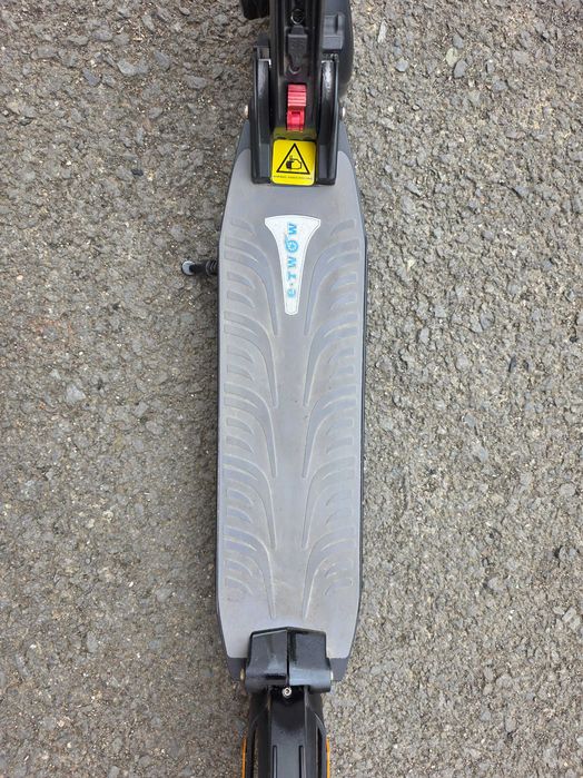 Trotineta electrica E-TWOW Booster ES – stare foarte buna, 1674 km, baterie originala