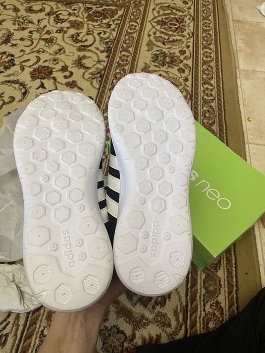 Кроссовки adidas