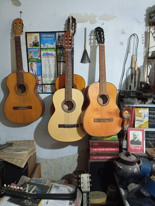 Продам гитары разные