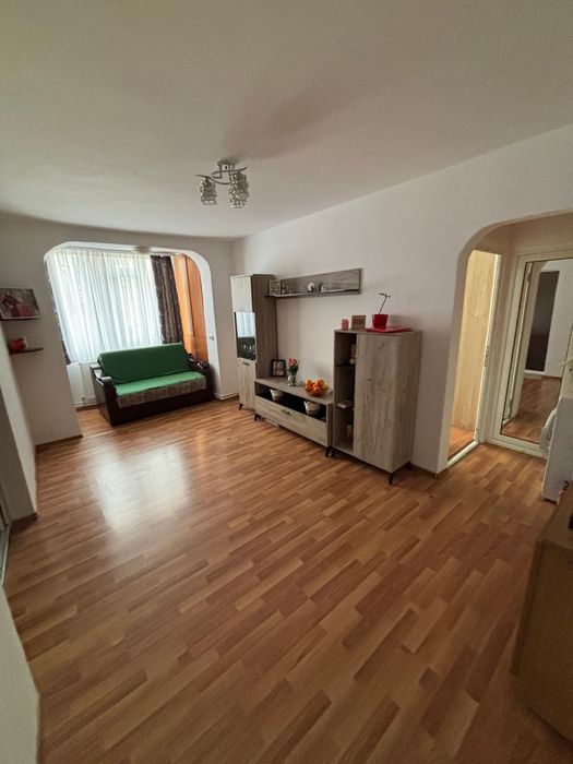 Vând apartament 3 camere
