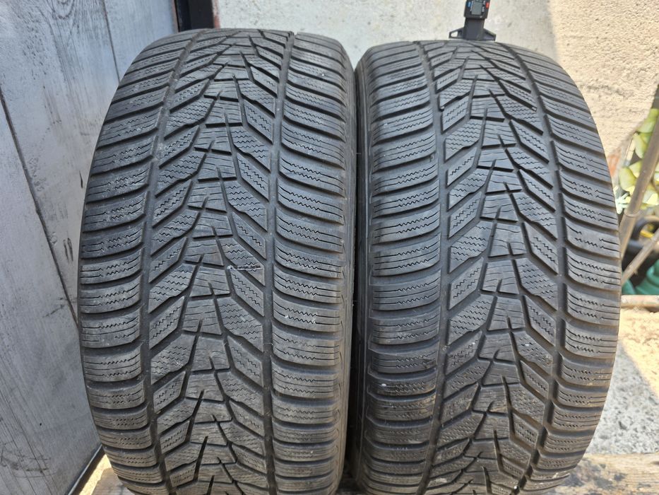 Vand două anvelope de iarna hankook  255 45 18 dot 1824