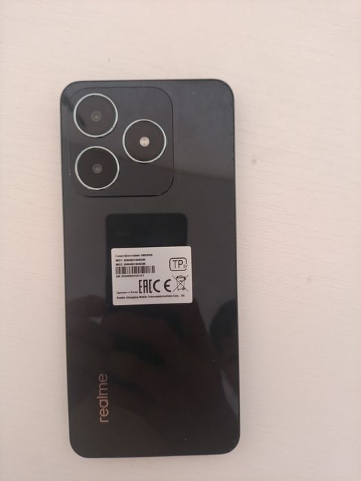 Realme C .. .. .  6 1