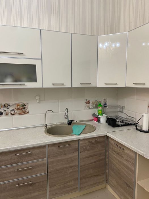 Срочно продам кух гарнитур в отличном состоянии