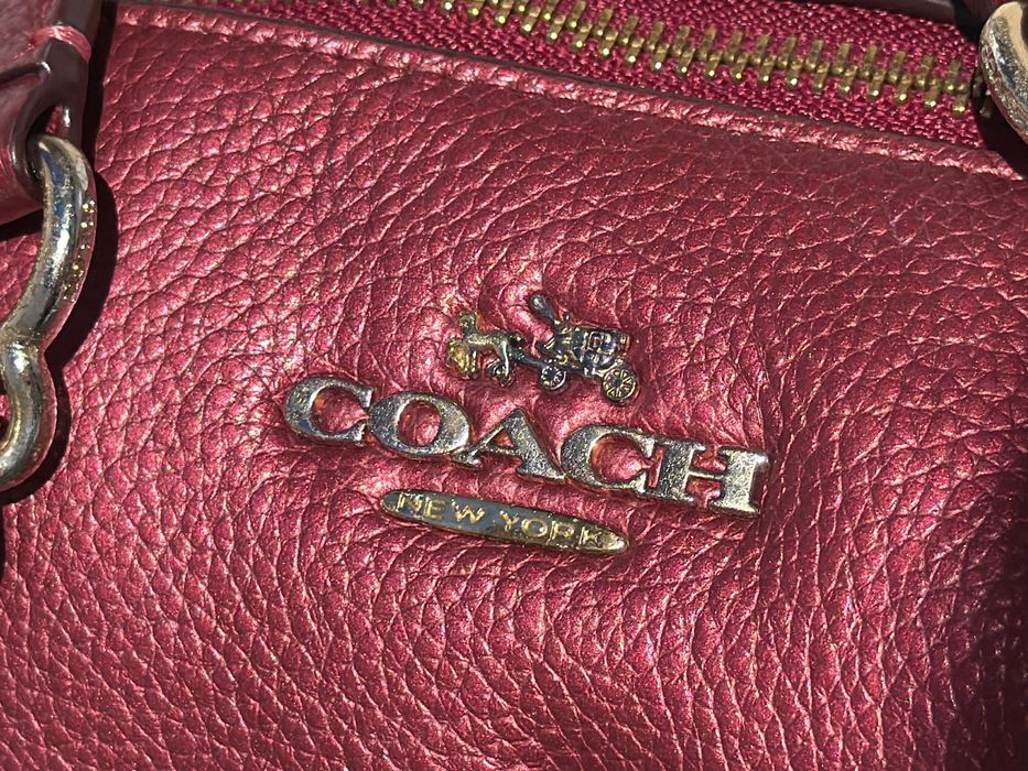Оригинална дамска чанта Coach
