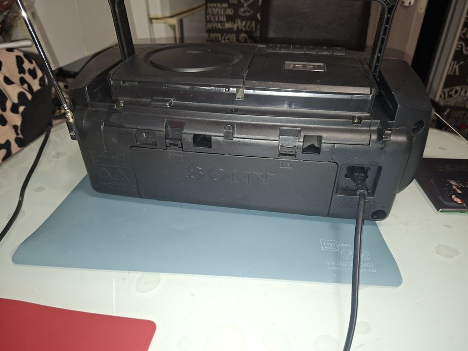 Sony CFD-910, sistem audio compact cu CD Player , cass deck si radio analog ( Antena Satelor)