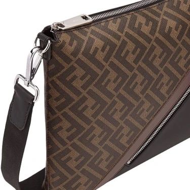 Fendi чанта клъч през рано