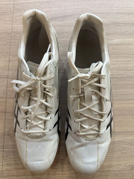 Футболни обувки, бутонки ASICS, като нови