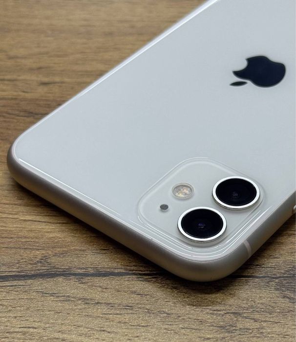 iPhone 11 в идеальном состоянии