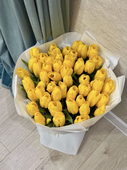 Продам Букеты цветов розы,тюльпаны