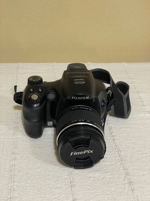 FujiFilm FinePix S6500fd mirrorless