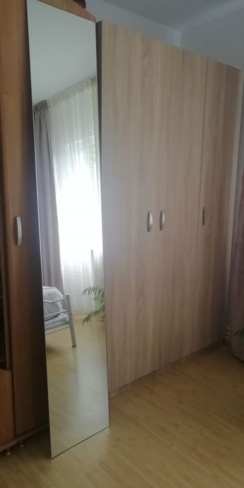 Oglinda Înălțime 2m,, lățime 35
Oglindă aplicabilă , autoadeziva