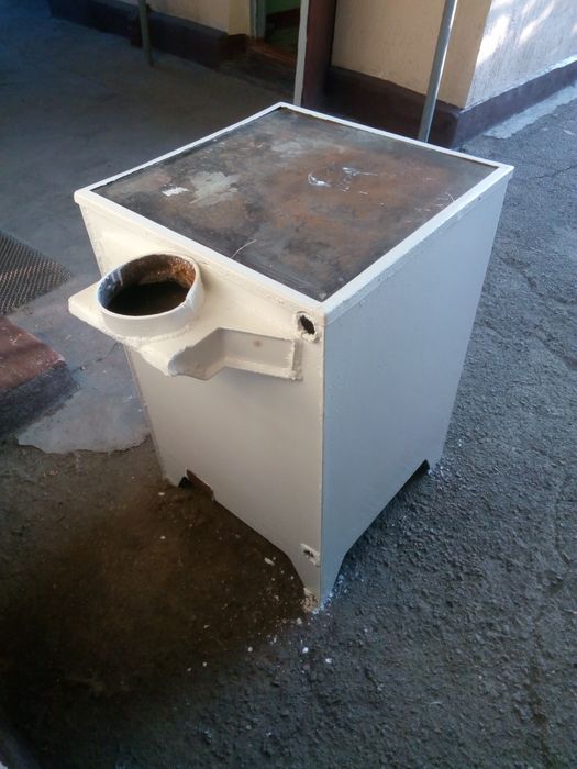 Печька под уголь, дрова и газ.