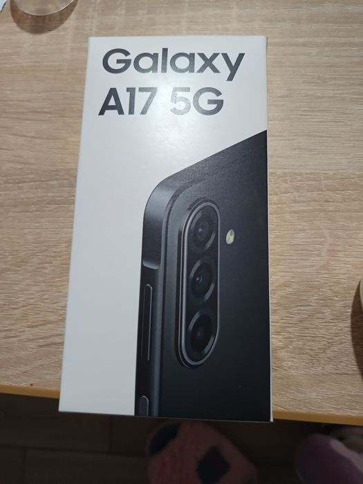 Vând telefon nou Samsung