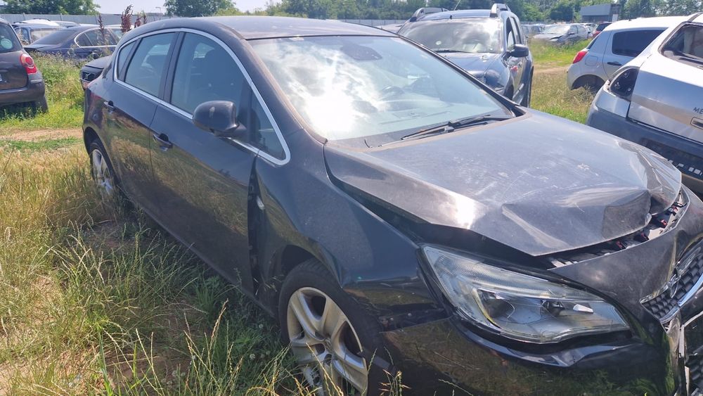 Opel astra j 1.4 turbo far roti structurate usi usa hayon portbagaj fuzeta oglinda Oglinzi stop stopuri Scaune interior bord Volan airbag aripa