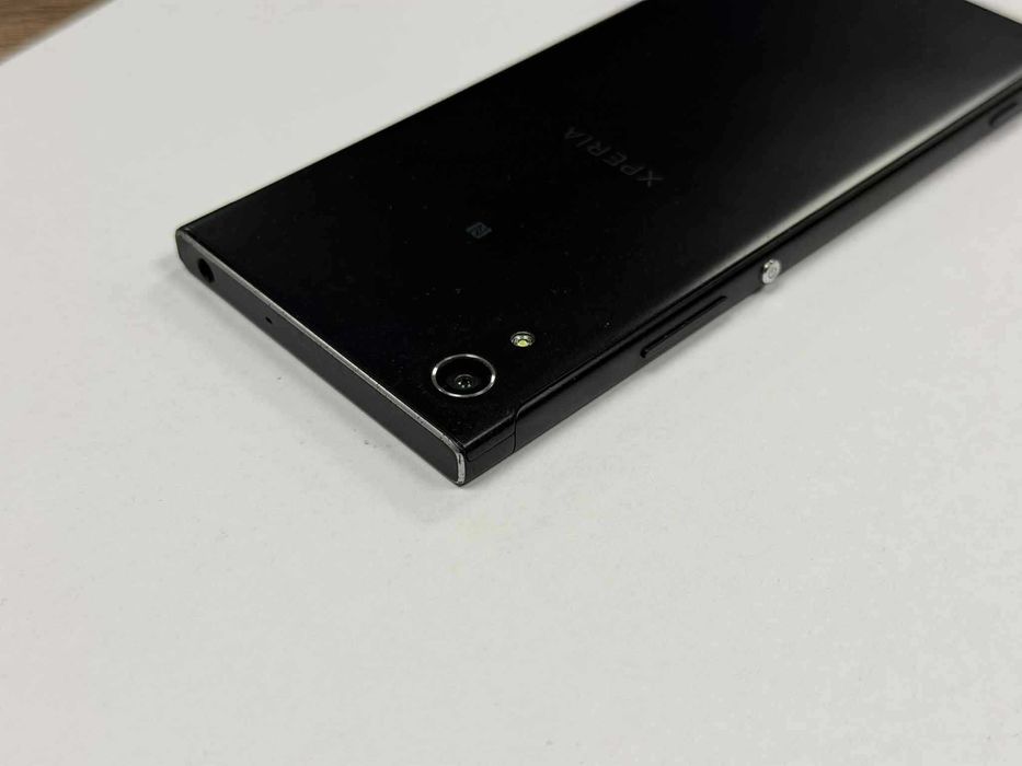 Продавам Sony Xperia XA1