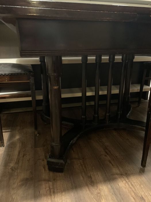 Антична маса от 19 ти век