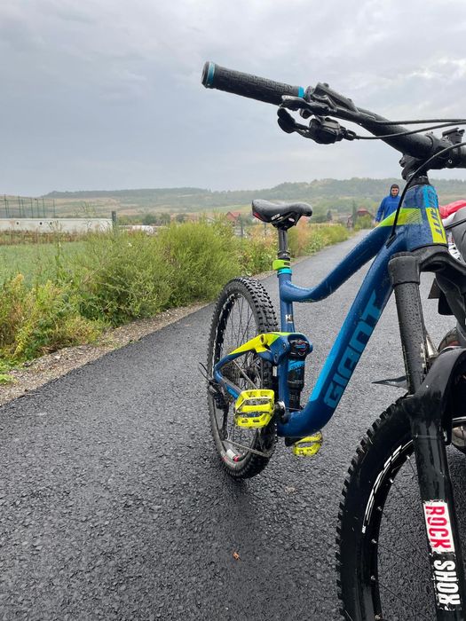 Vând bicicleta Giant Trace 3
