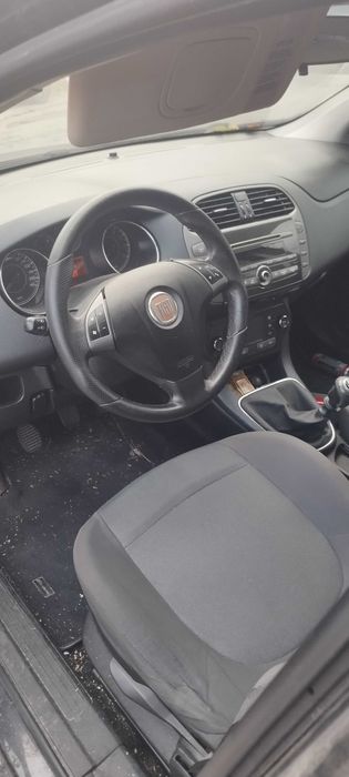 Продавам фят браво