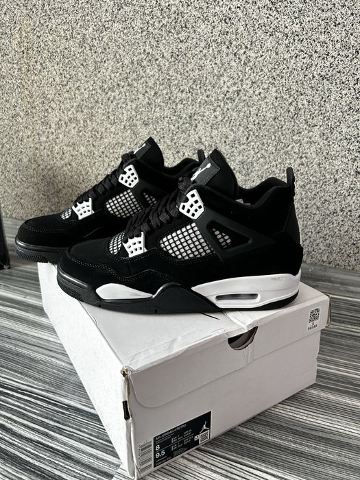 Air Jordan 4 Retro Black White sneakers premium marimea 41 noi in cutie