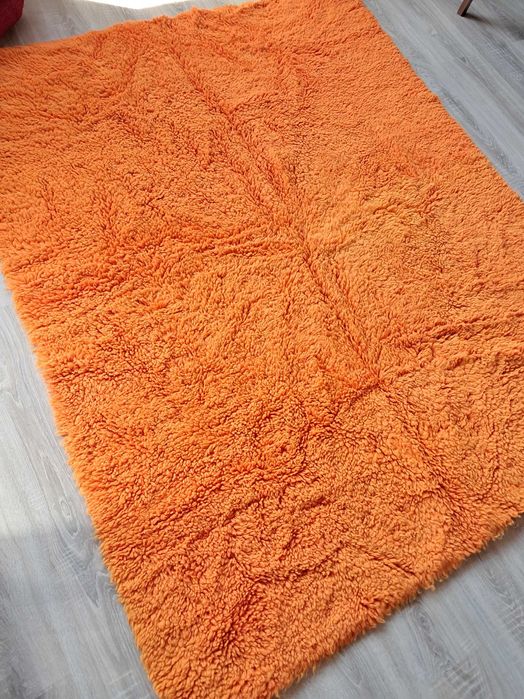 Нов вълнен китеник - червен, зелен и оранжев