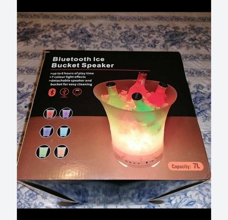 Frapiera gheata cu iluminare LED si boxa wireless, 7 L, nouă