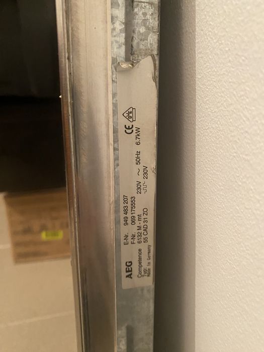 Фурна и котлони за вграждане AEG