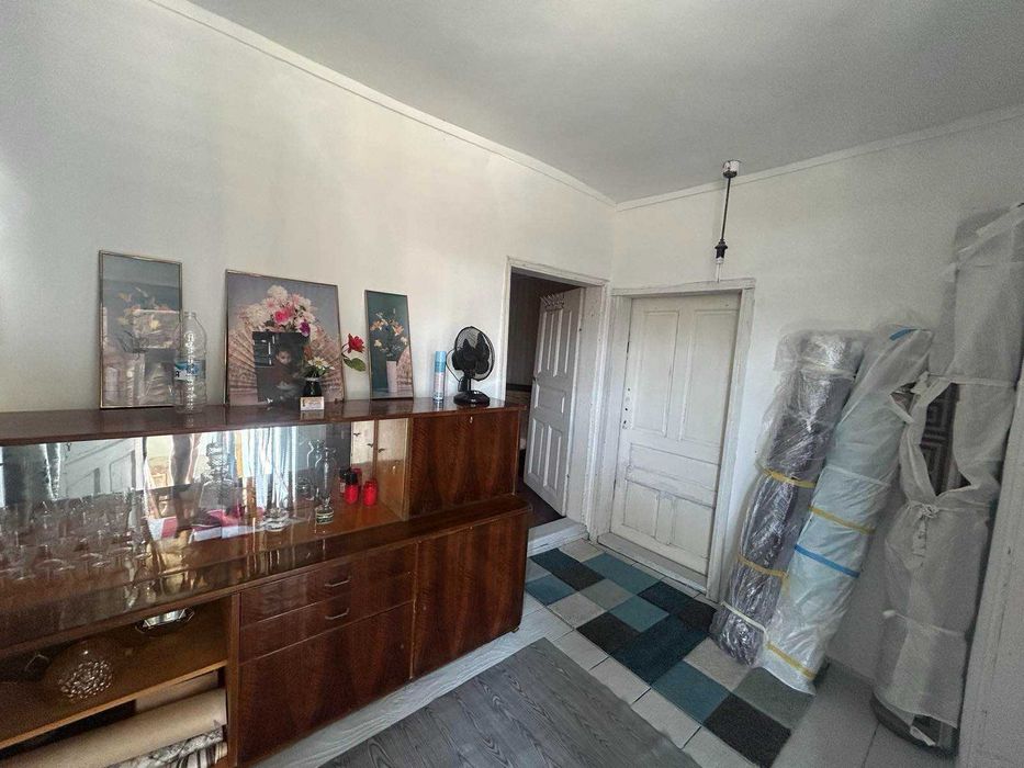 Двуетажна къща, с. Еленово