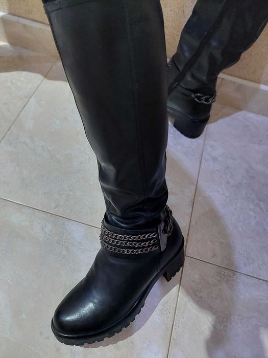 Ботуши, цена 35 лева, 37 номер, обувани един път.