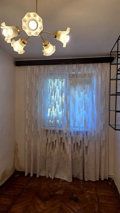 Vând apartament 3 camere în Târgu Mureș, zonă liniștită și verde, str. Moldovei