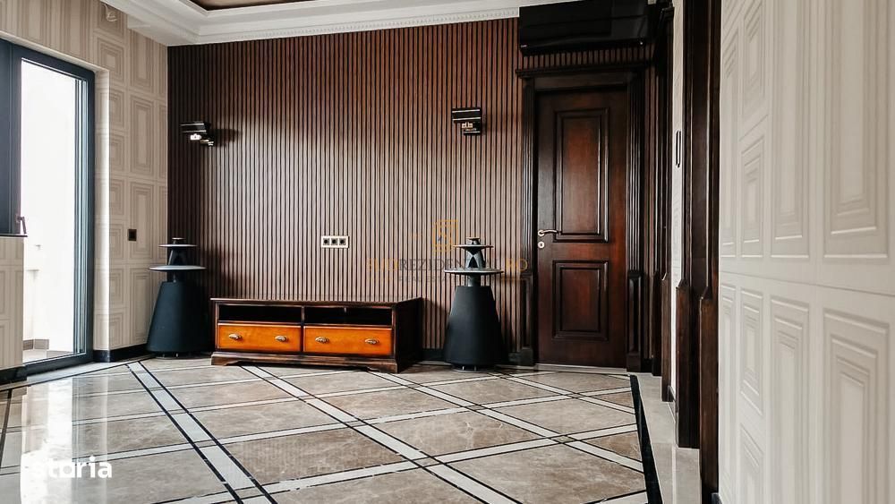 Apartament exclusivist tip duplex, 7 camere + curte, zona Parcul Carol