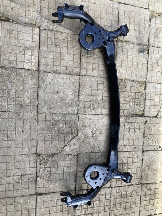 Заден мост за тойота урбан крузер/toyota urban cruiser 1.4D4D 4x4