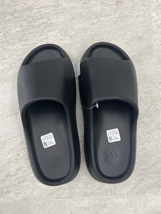 Black Yeezy slides