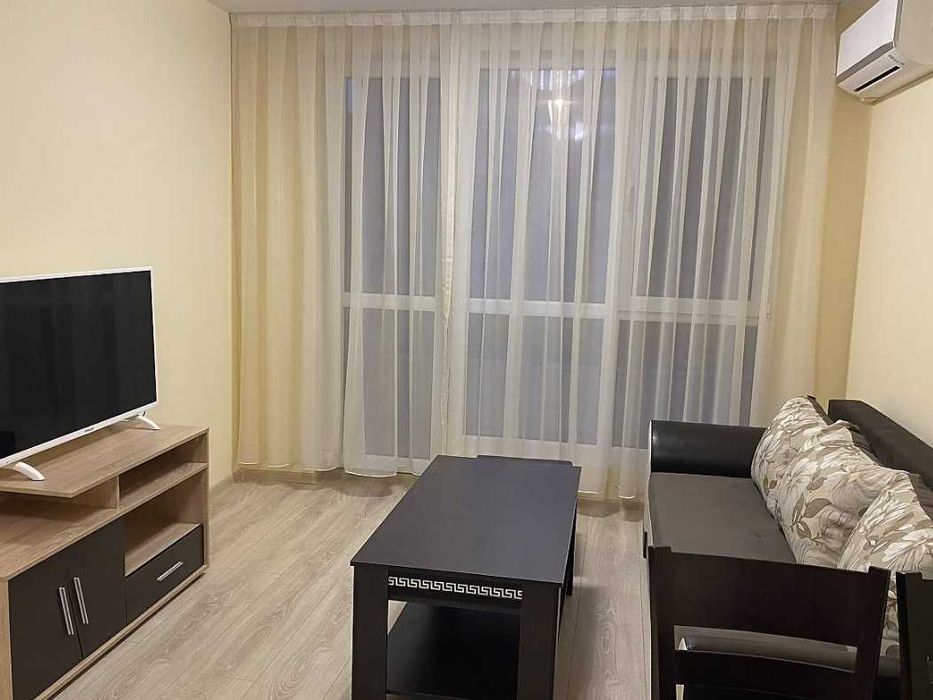 Двустаен апартамент Младежки Хълм