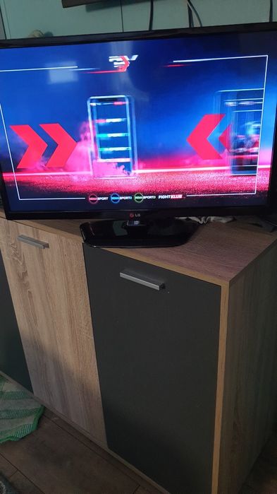 LG 28 инча телевизор 2014г.