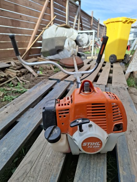 Motocoasă Profesională STIHL FS 235