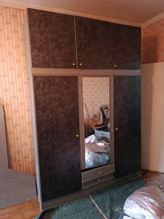 Продам шкаф зеркало