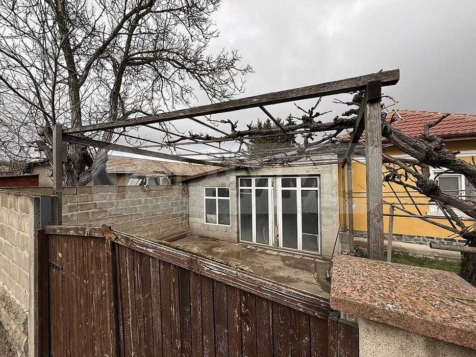 Едноетажна къща в град Генерал Тошево