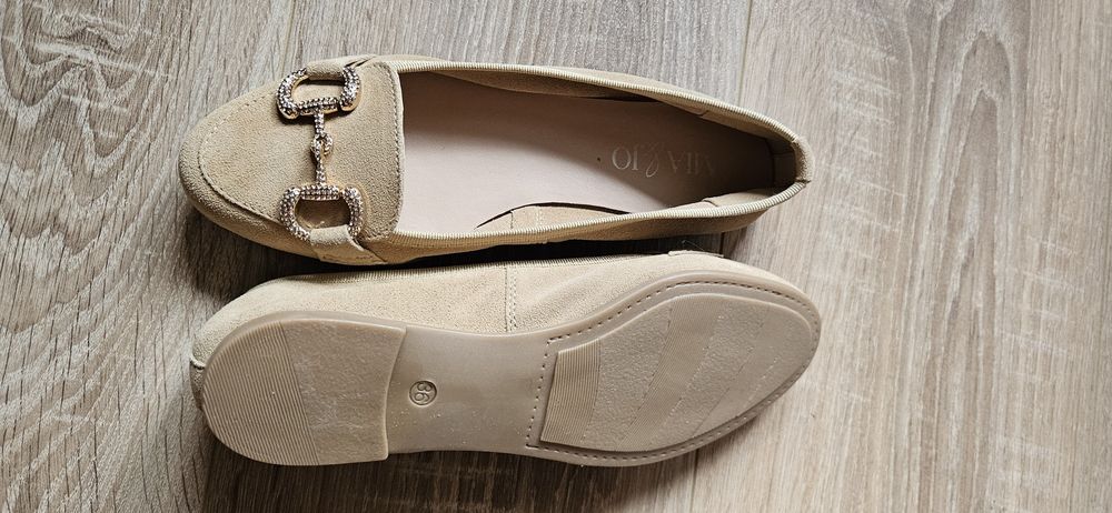 Дамски велурени обувки