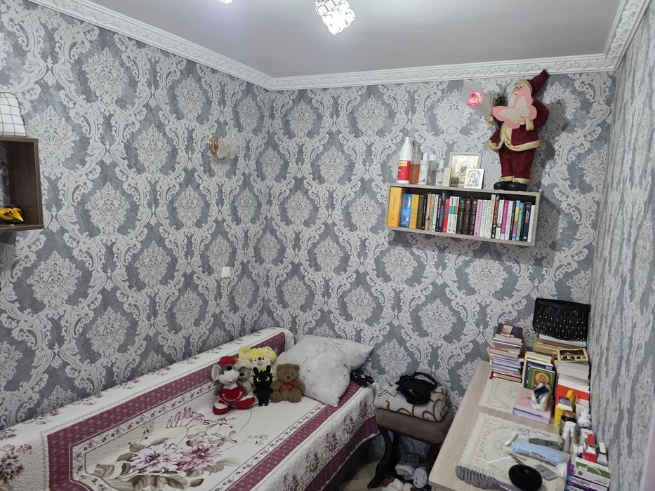 Продаётся уютный дом с хорошим участком.