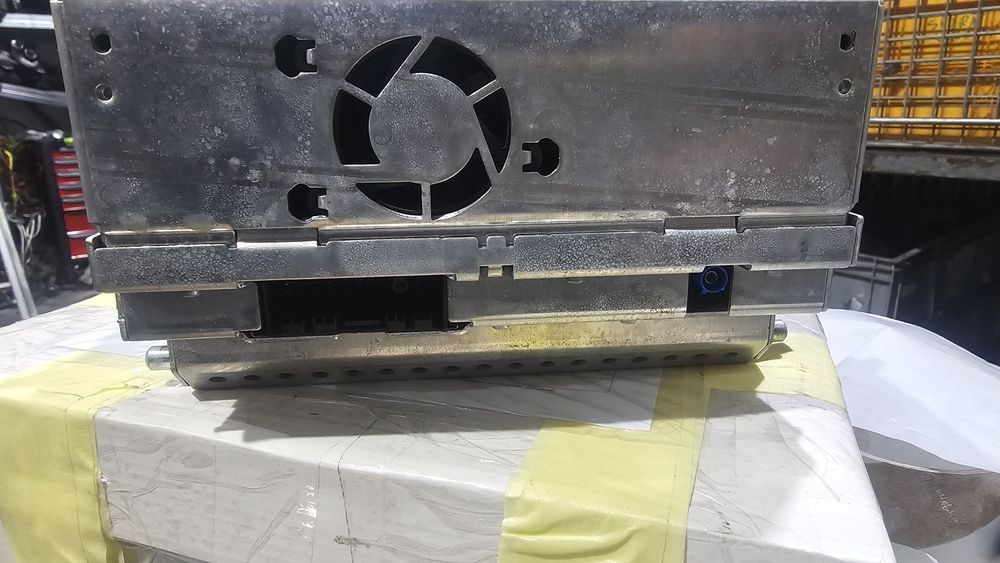 Unitate command audio magazie cd Mercedes A2218708093 W221 S320 S350