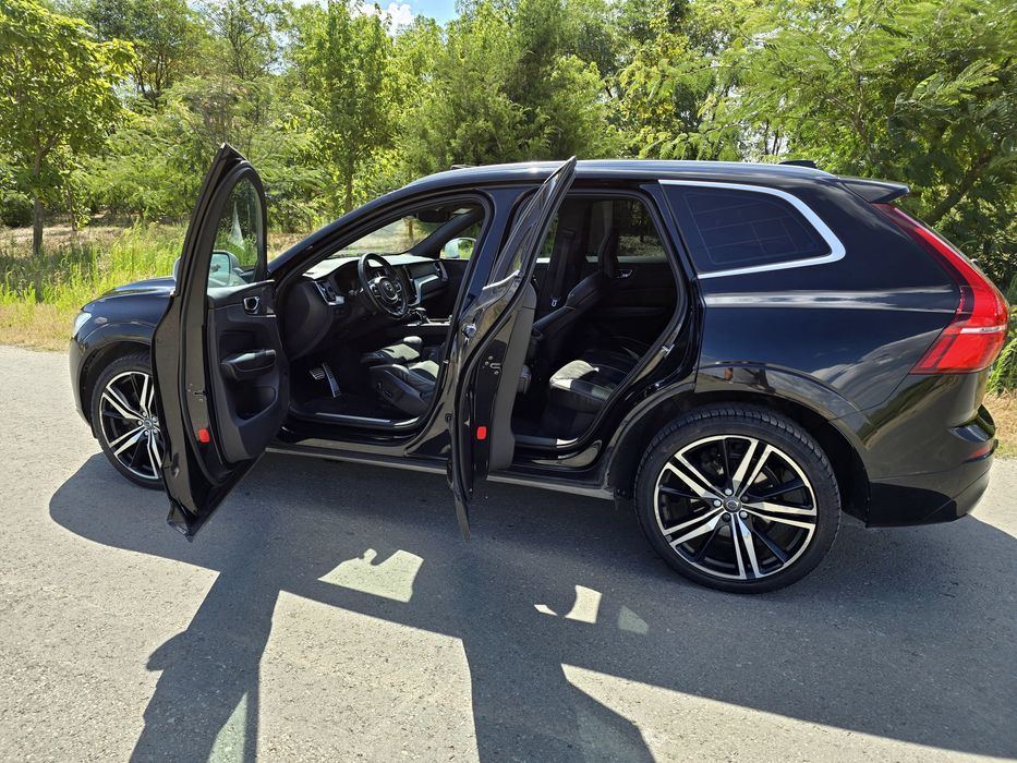 Volvo XC60 2.0 D4 AWD R-Design | Polestar Engineered | Pilot Assist | Harman Kardon | Full LED Matrix | Cârlig | Cameră 360° | Jante 21"