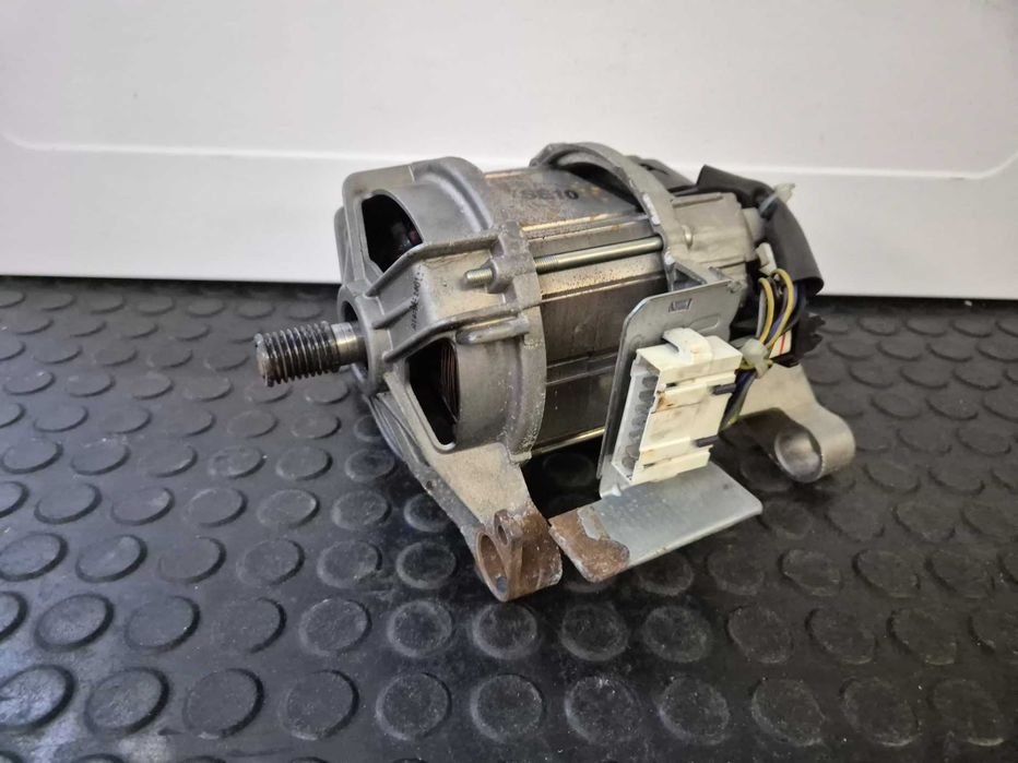 Motor 8 pini masina de spalat Beko Arctic 2818570100 cod piesa , stare buna de functionare /R20