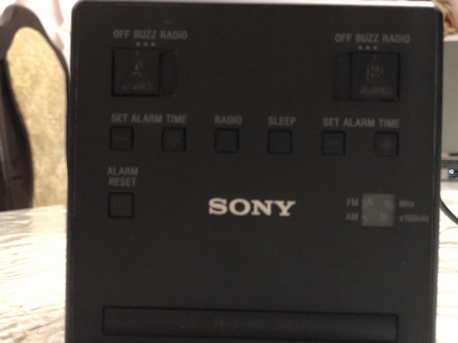 Sony часы будильник