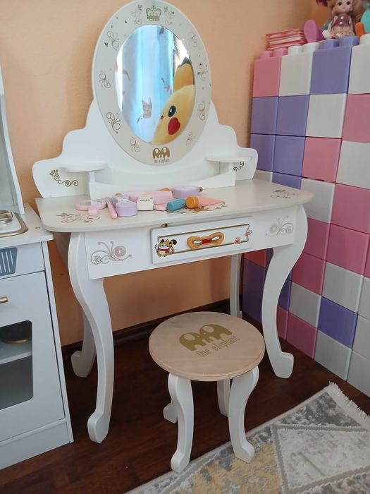 Детский туалетный столик деревянный