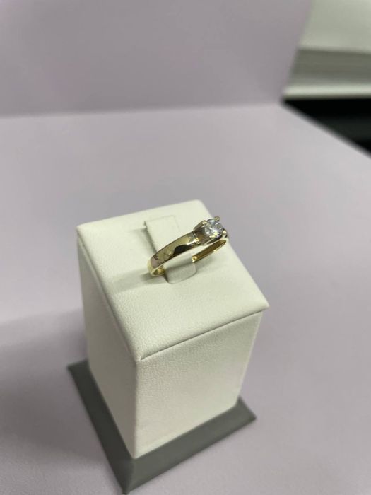 Кольцо с камнем  / #СР521371